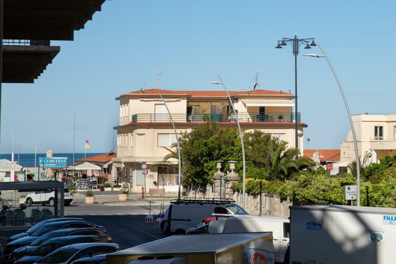 Mirabilia Beach Viareggio Eksteriør billede