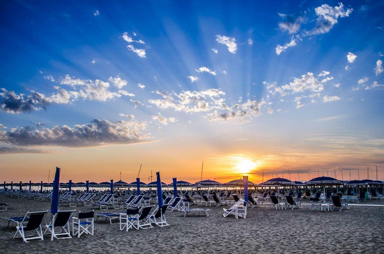 Mirabilia Beach Viareggio Eksteriør billede